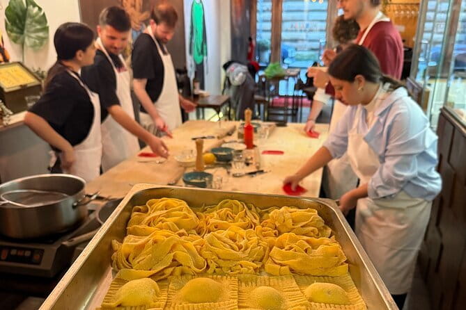 Florence: Tiramisu & Pasta Cooking Class with Unlimited Wine - The people make the difference