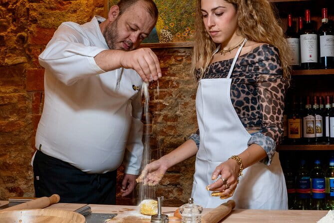 Florence: Tiramisu & Pasta Cooking Class with Unlimited Wine - Who should book this experience