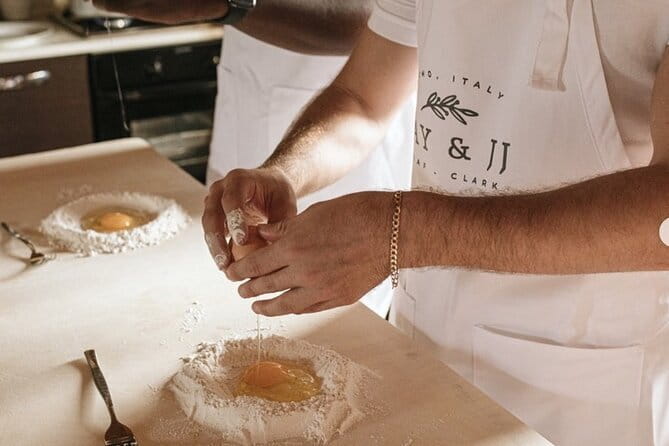 Francy's Pasta & Gnocchi on Top of Florence Hills - The villa setting versus a city-center class