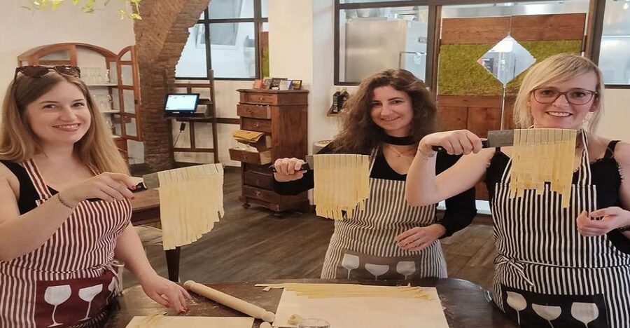 From Rome: Pasta & Tiramisù Cooking Class near Spanish Steps - Who should book this class