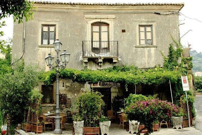 From Taormina: Private/Guided Godfather with appetizer and Pasta - Lunch at a local trattoria