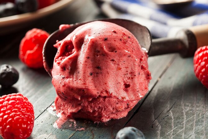 Gelato and Fettuccine Pasta Cooking Class in Rome Piazza Navona - Piazza Navona adds real value