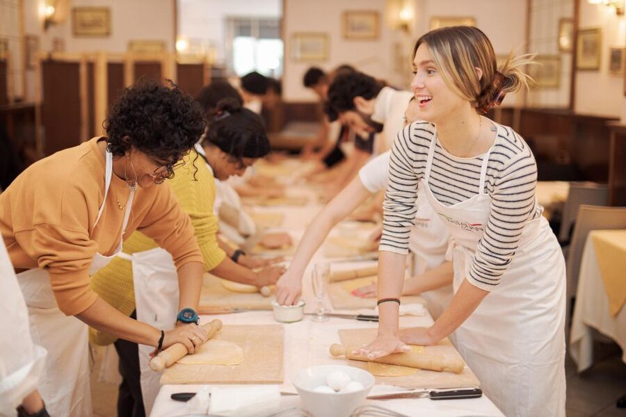 Gelato and Pasta Cooking Class in Rome - Piazza Navona - Practical details that can affect your day