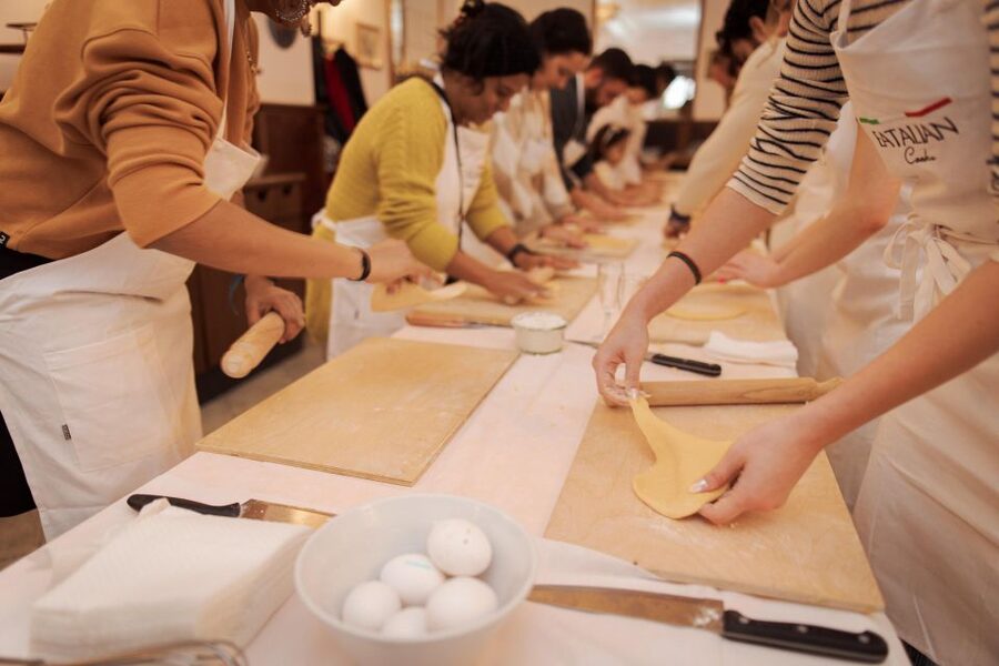 Gelato and Pasta Cooking Class in Rome - Piazza Navona - Rolling and cutting fresh fettuccine