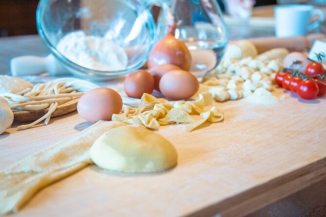 Golden Grains & Gourmet Pasta Cooking Class - Starting with grain near San Gimignano