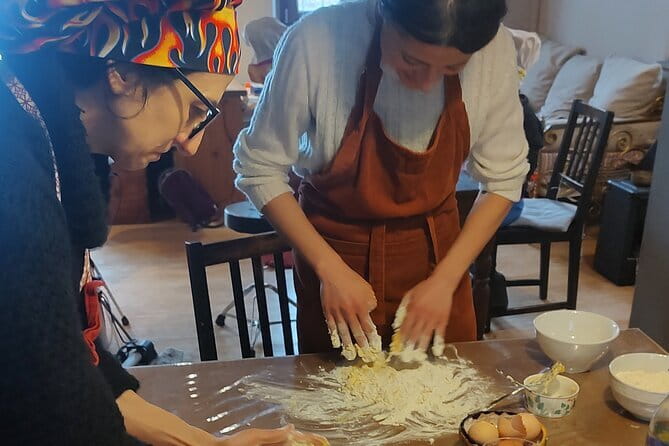 Intimate and authentic Pasta Lesson & Chianti wine. Free parking - Arriving in Scandicci for the 10 a.m. start