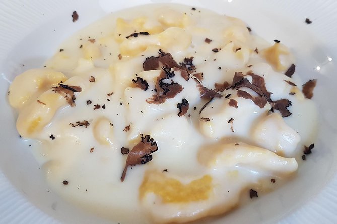 Italian Cocktail + Art of Making Pasta Cooking Class In Unique Milan Location - Practical details before you reserve