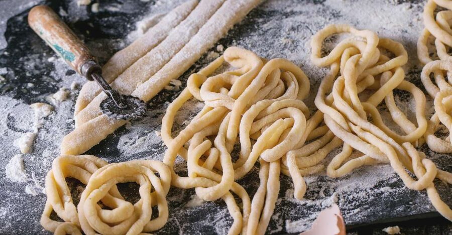 La Spezia: Pasta and Tiramisu Class at a Local's Home - What this La Spezia cooking class is really like
