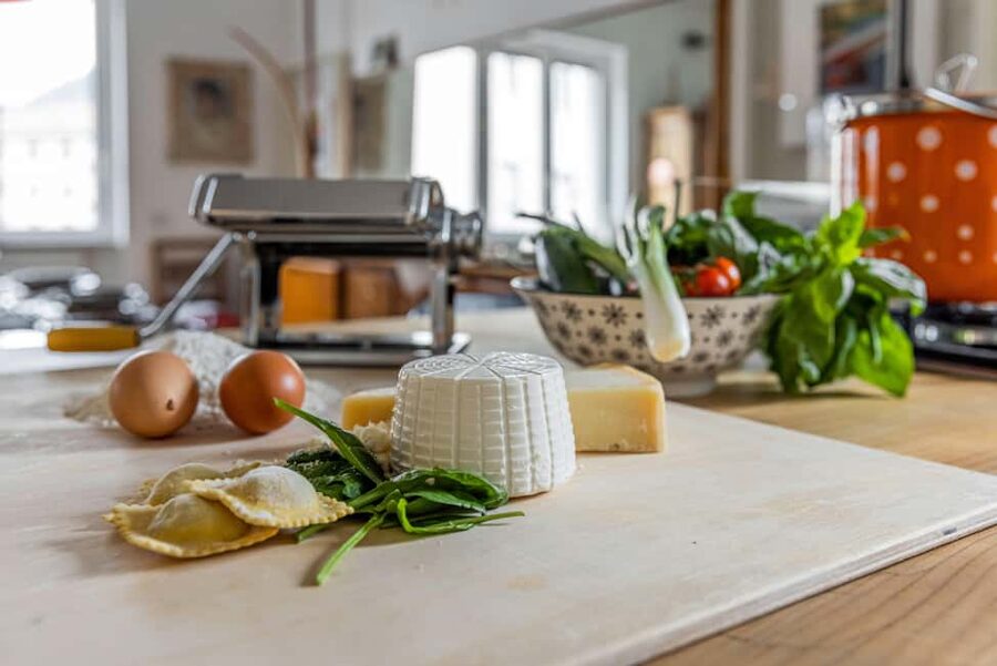 Lake Como: Ravioli Cooking Class with Wine - Simona, Christina, and the Family Feel