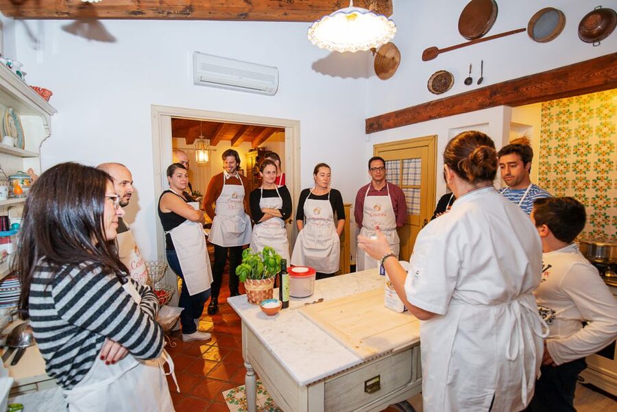Lecce: Pasta & Tiramisu Cooking Class at a Local's Home - Rolling sfoglia by hand