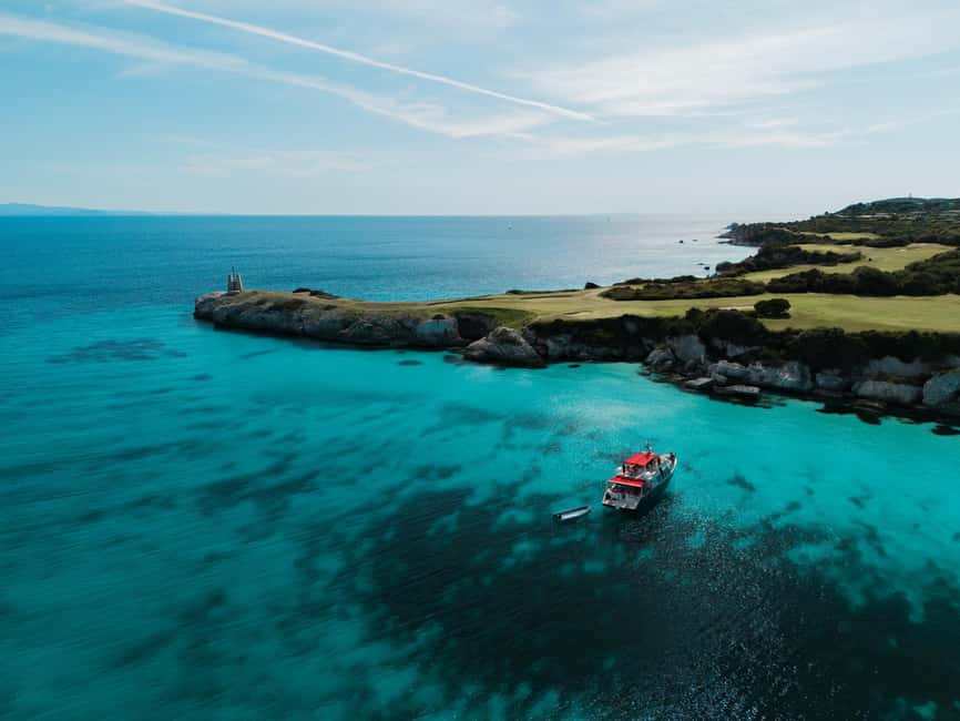 Lunch of lobster pasta in a cove in the Lavezzi Islands - Why the lobster lunch makes this cruise different