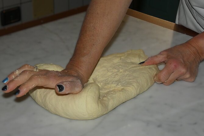 Make pasta, drink wine. Cooking class with transported included! - Macaroni wire and the caturu tool