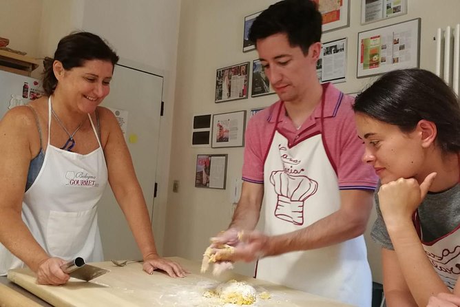 Make traditional handmade pasta from scratch with a local chef! - Rolling pasta with only a pin