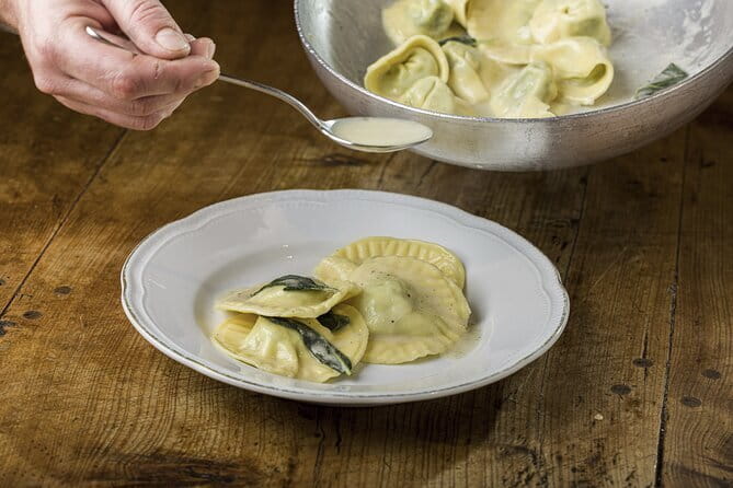 MaMa Florence Guided Market Tour and 4 Course-Pasta Cooking Class - Starting at San Lorenzo Market at 8:30 a.m.
