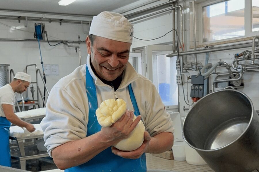 Martina Franca: Mozzarella and Pasta Workshop with Farm Tour - The ancient church and the story of the farmstead