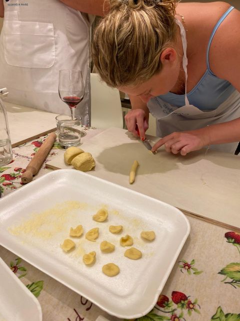 Masterclass Pasta & Focaccia with Wine - The focaccia lesson adds a second Apulian favorite