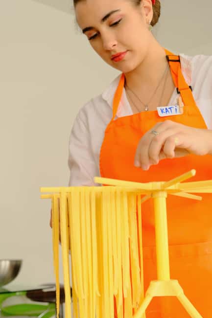 Milan: Fresh Pasta & Tiramisù Class in a Glamorous Home - What the instructors do well
