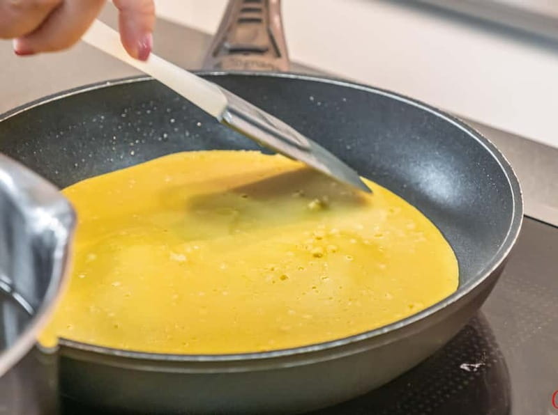 Milan: Hands-On Pasta & Dessert Cooking Class & Wine Pairing - Prosecco, salami, and the Italian aperitivo