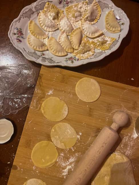 Milan: Homemade Pasta, Sauce, and Tiramisu Cooking Class - Valentina’s teaching style and language options