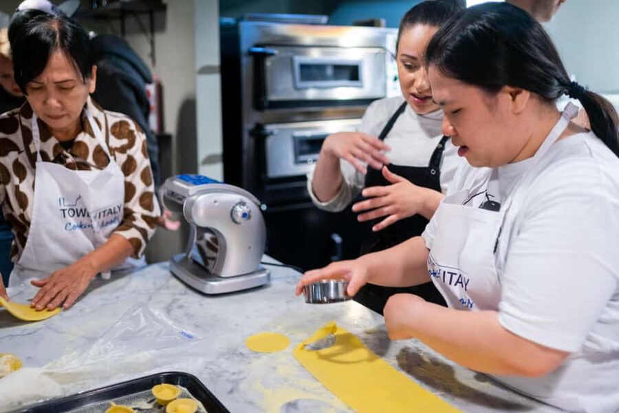 Milan: Pasta Class with Gelato or Tiramisù & Unlimited Wine - Timing, group size, and what to bring