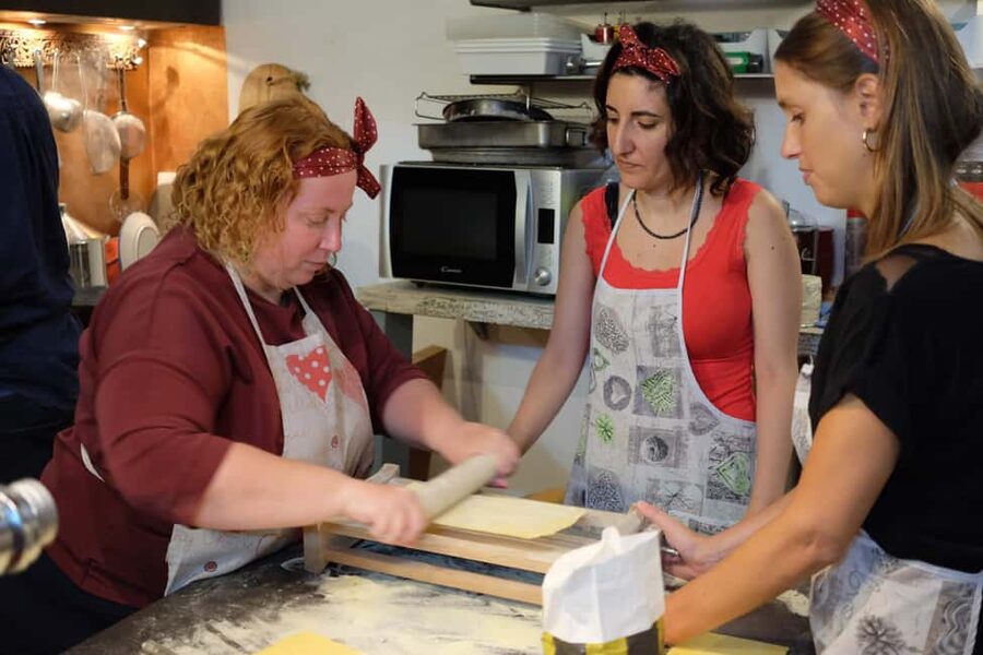 Milan: Pasta Mastery Workshop with Spritz and Tiramisù - Why the small group size matters