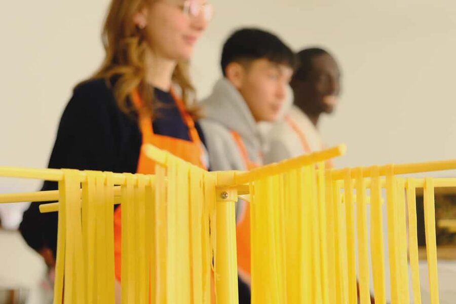 Milan: Pasta, Ravioli, and Gelato Class in a Glamorous Home - What the instructors add to the experience