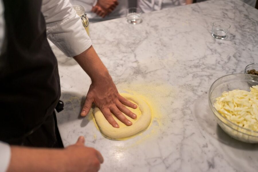 Milan: Pizza or Pasta and Gelato-Making Class with Wine - What the three-hour Milan cooking class is really like