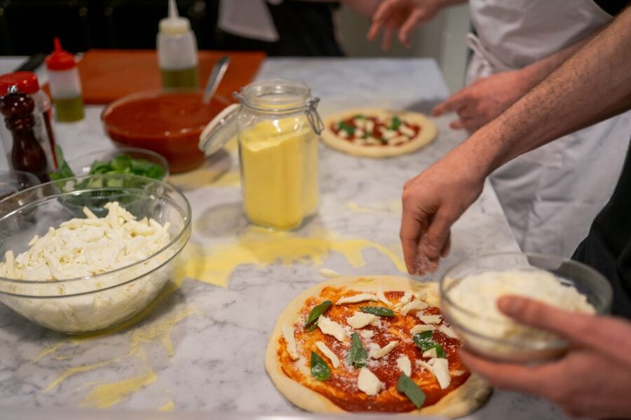 Milan: Pizza or Pasta and Gelato-Making Class with Wine - Wine, dinner, and the social side of the class