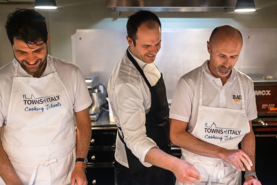 Milan: Pizza or Pasta and Gelato-Making Class with Wine - Accessibility, dietary needs, and practical limits