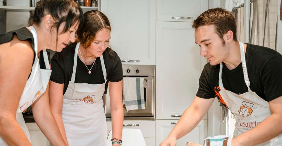 Naples: Pasta and Tiramisu Class at a Local's Home - Key points at a glance