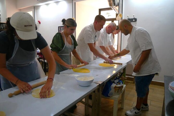 Neapolitan pasta homemade Cooking Lesson - A friendly class, with a possible crowd of 35