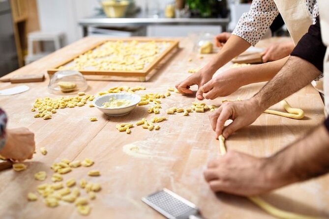 Olbia : Traditional Sardinian Pasta Course with Tasting - How the group size affects the experience