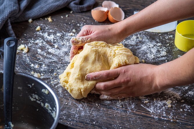 Olbia : Traditional Sardinian Pasta Course with Tasting - A calm start at your own station
