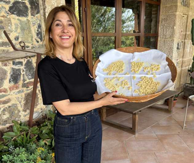Oristano: pasta workshop with lunch - Making Sardinian pasta in Massama