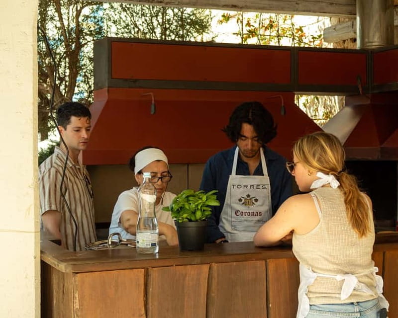 Ostuni: Orecchiette in a masseria - pasta making and tasting - The people make the difference