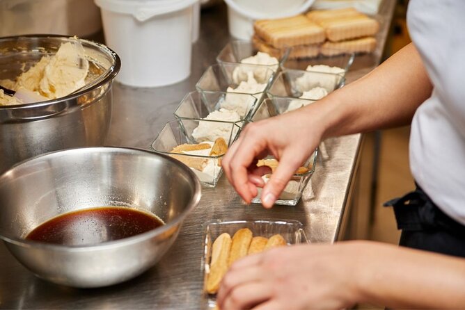 Pasta and Tiramisu Cooking Class in Rome, Piazza Navona - What the Piazza Navona setting adds