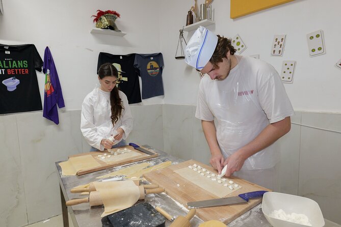 Pasta and Tiramisu Cooking Class with Local Chef in Naples - Location, timing, and the possible group issue