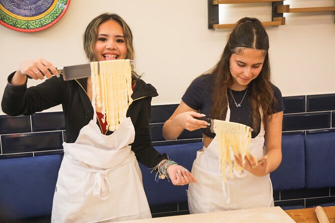 Pasta and Tiramisu Cooking Class with Prosecco in Rome - Starting With Tiramisu and a Glass of Prosecco