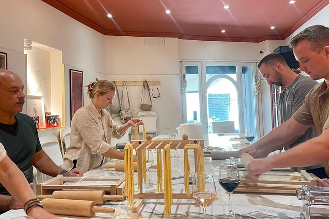 Pasta and Tiramisu Masterclass in Rome - Carbonara and the Roman side of the meal