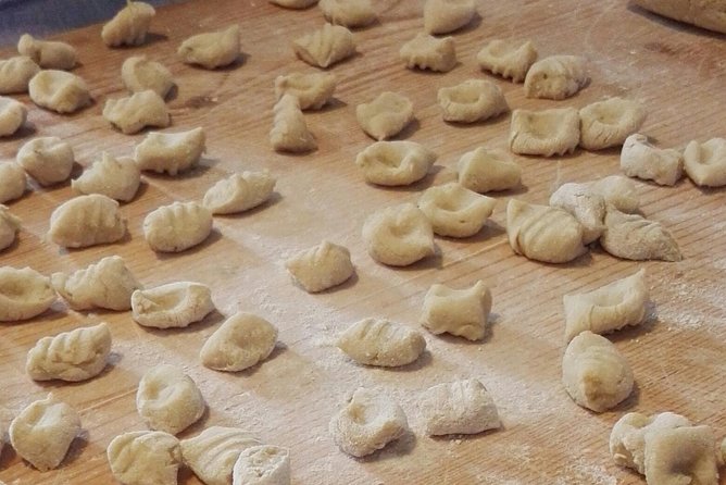 Pasta & Basta - Monica’s teaching style and Diego’s kitchen support