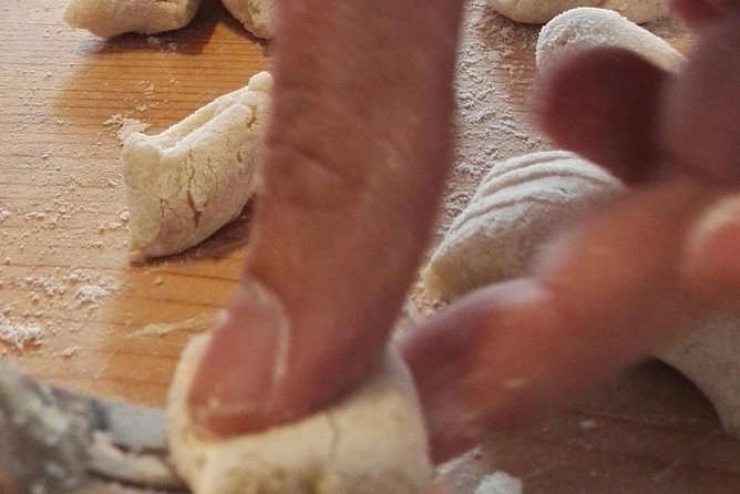 Pasta & Basta - From kitchen work to terrace dinner