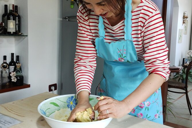Pasta Class Cook Traditional -Sciacca-Wine included-Shuttle extra - Why the family setting matters