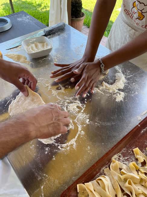 Pasta Cooking Class in a Garden near Pompeii - From garden vegetables to the kitchen table