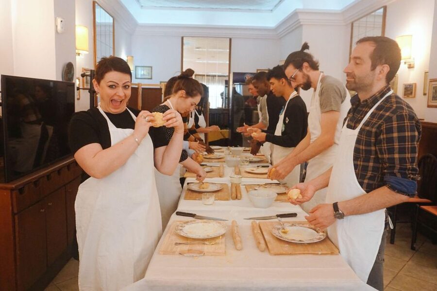 Pasta Cooking Class with Pesto Sauce Making in Rome Center - Timing, meeting advice, and small practical details