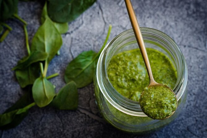 Pasta Cooking Class with Pesto Sauce Making in Rome City Center - Why the small group matters