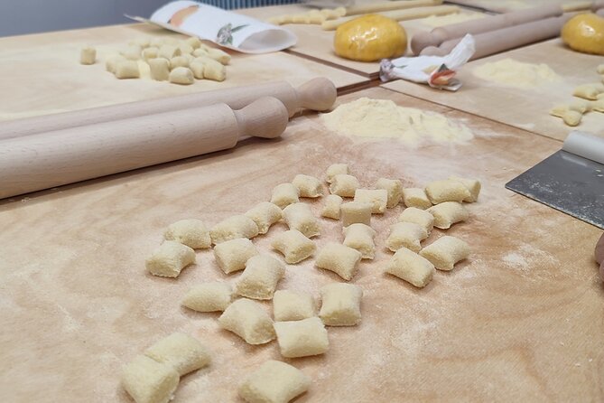 Pasta experience near San Pietro - Stefania’s patient teaching style