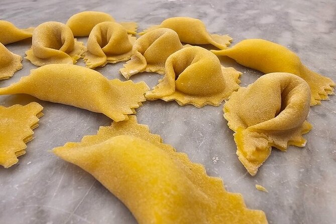 Pasta Fettuccine, Ravioli and Tiramisu Cooking Class in Florence - Group size, setting, and teaching style