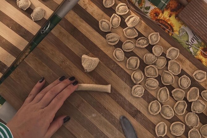 Pasta lesson with extra virgin olive oil tasting - From bruschetta to your own pasta
