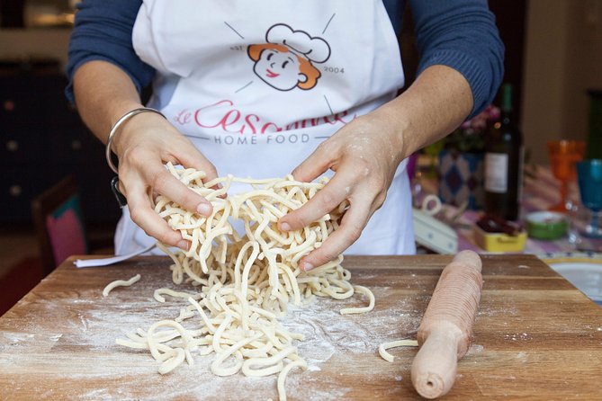 Pasta-making class at a Cesarina's home with tasting in Perugia - Communication in an English-Language Class