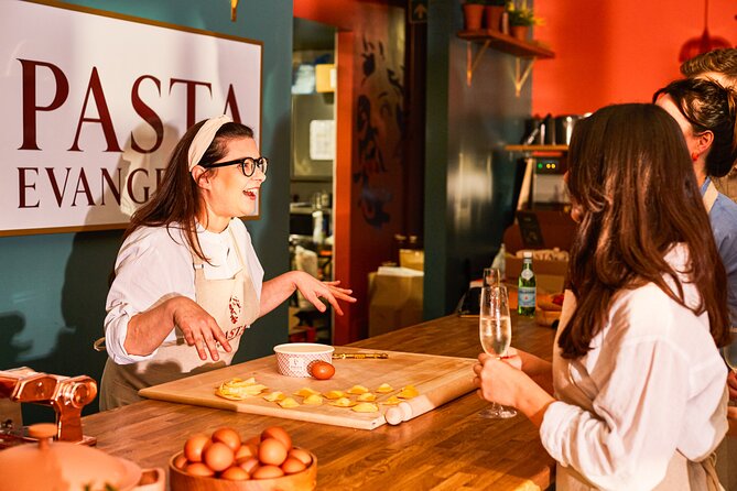 Pasta Making with Unlimited Prosecco in London's West End - Choosing between pasta bianca and pasta alluovo